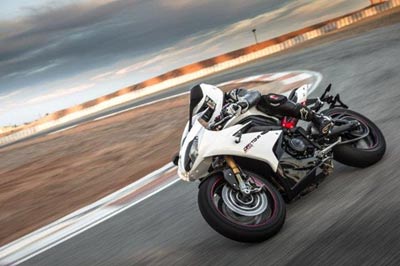 Triumph lança promoção para a Daytona 675R