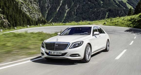 Mercedes-Benz S 500 PLUG-IN HYBRID é prova de eficiência e performance