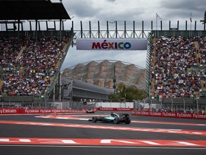 Mais de 335 mil pessoas foram ao autódromo, 135 mil no domingo (foto Mercedes)