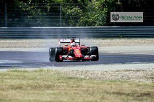 Vettel já andou com os pneus de 2017, mais largos, ontem, em Fiorano (Foto Ferrari)