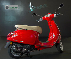 Vespa começa a ser vendida em série histórica