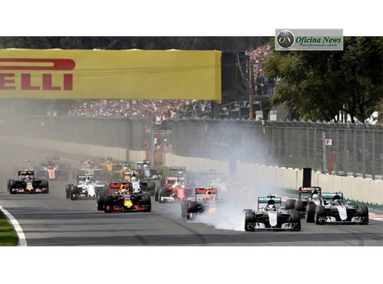 Largada do GP do México foi marcada por freada arrojada do vencedor Lewis Hamilton (Foto Red Bull)