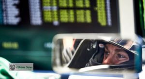 Nico Rosberg corre em Abu Dhabi com um olho em Hamilton e outro nos números (Foto Mercedes)