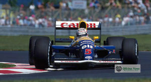 Nigel Mansell, campeão de 1992, não esperou o campeonato acabar para anunciar sua transferência para a Indy (Foto Renault)