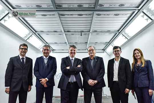 Da esq. para a dir.: Marco Secco (SENAI), Albano Esteves de Abreu, Superintendente do Sesi DistritoFederal, Gustavo Schmidt (Volkswagen), Jamar Bittar (Federação das Indústrias do DF), Marcelo Olival (Volkswagen) e Janaina D´Almeida (SENAI)