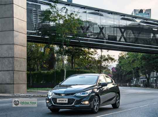 Cruze Sport6 chega à linha 2018 com mais itens de segurança