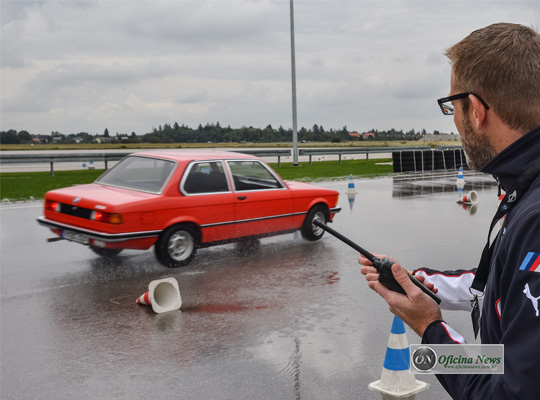 BMW e MINI comemoram 40 anos do curso Driving Experience