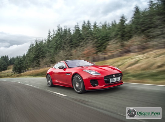 Jaguar apresenta o F-TYPE com novo motor ingenium turbo 2.0