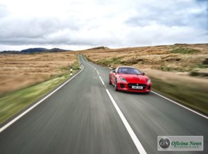 Jaguar apresenta o F-TYPE com novo motor ingenium turbo 2.0