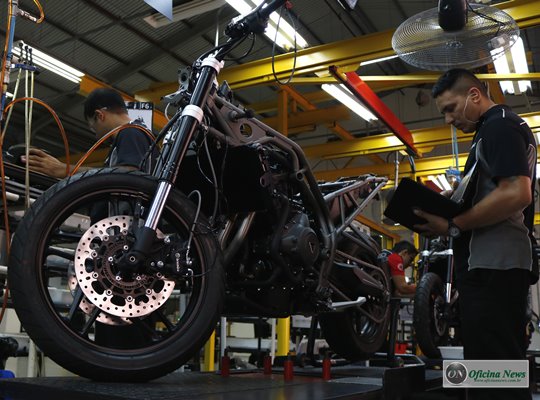 Fábrica 6 da Triumph atinge marca de 25 mil motos montadas