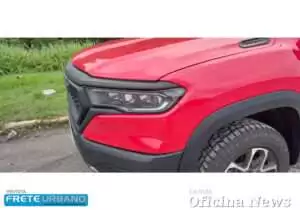 No volante da Rebel há o botão Sport, que altera o visual do quadro de instrumentos digital, torna mais rápidas as respostas de acelerador e direção e programa as trocas de marchas em giros mais altos.