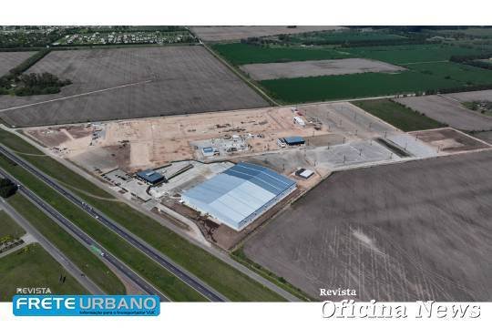 Mercedes-Benz Caminhões inaugura centro logístico na Argentina