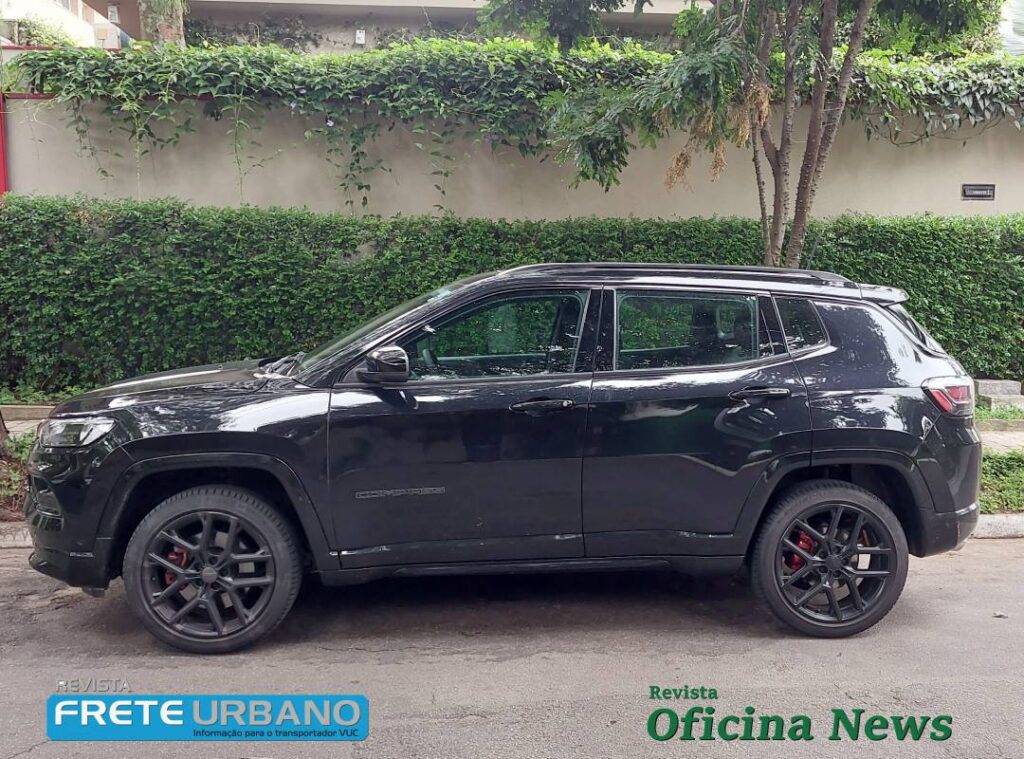Jeep Compass Blackhawk: performance e

tecnologia com motor 2.0 Turbo 