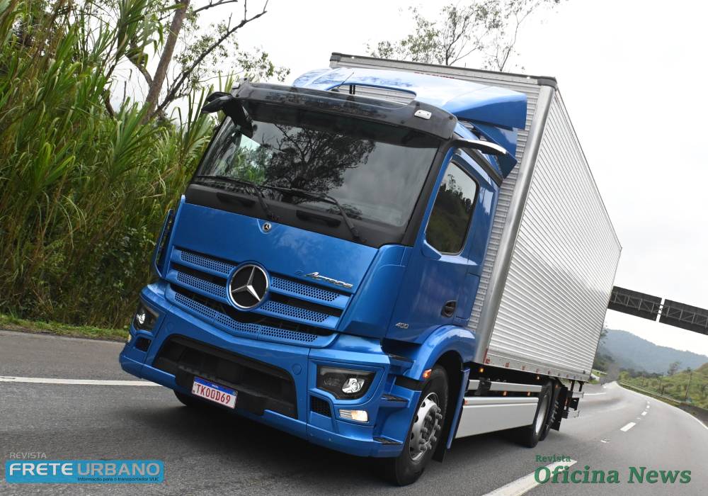 Caminhão elétrico Mercedes-Benz eActros percorre 476 km sem recarga