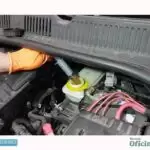 Troca do cilindro mestre deve incluir o reservatório e o fluido de freio