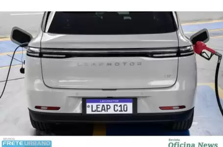 Leapmotor C10 chega nas versões BEV e Ultra-Híbrida REEV