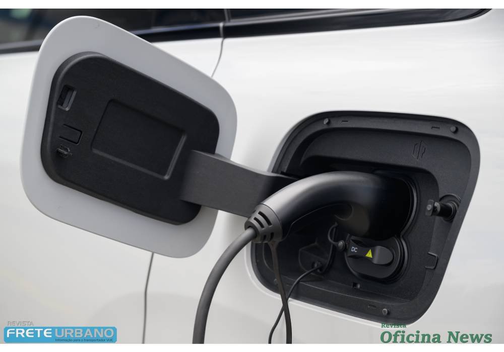 Leapmotor C10 chega nas versões BEV e Ultra-Híbrida REEV